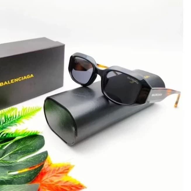 Gambar dari Kacamata Balenciaga 581037 Lensa Polarized